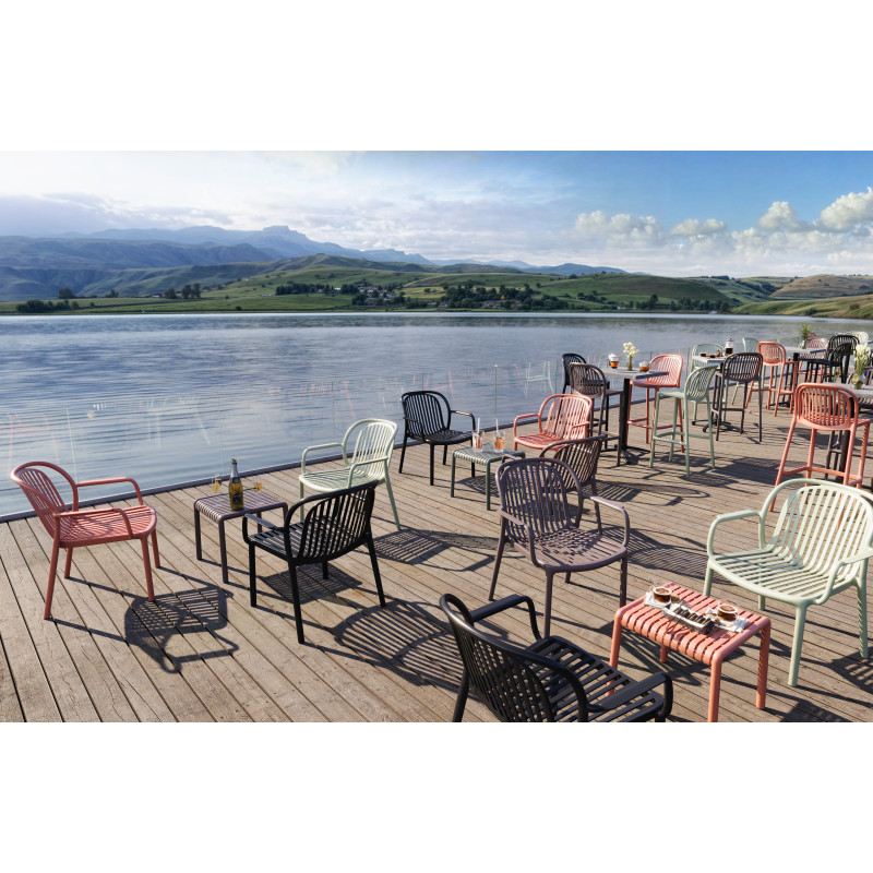 Fauteuil de brasserie empilable d'ext&eacute;rieur en polypropyl&egrave;ne Doria