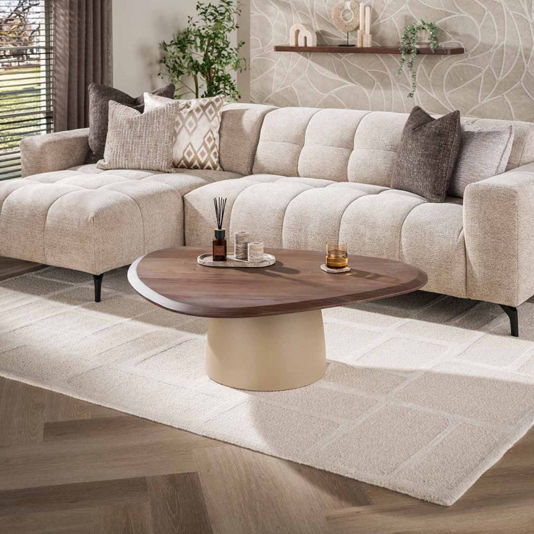 Table basse triangulaire moderne métal et acacia massif Diuty