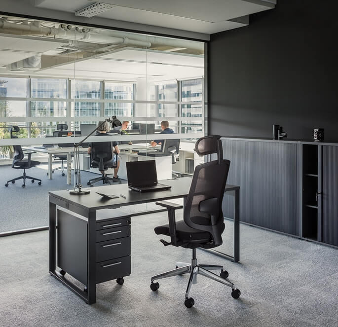 Fauteuil de bureau professionnel &agrave; dossier haut et accoudoirs r&eacute;glables