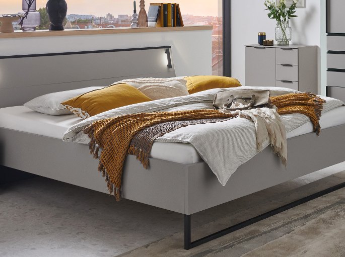 Chambre sobre organisée autour d’un couchage fixe deux places