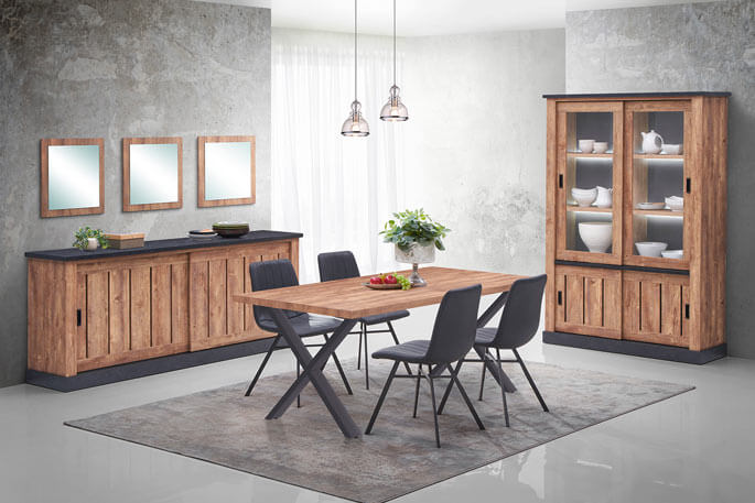 Table de salle à manger de style industriel, plateau chêne et piètement métal noir