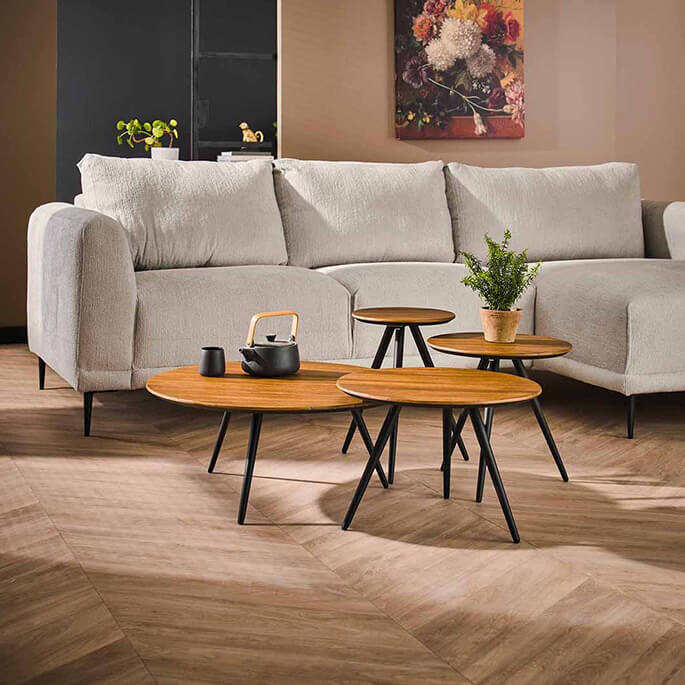 Lot de 4 tables basses rondes industrielles en teck
